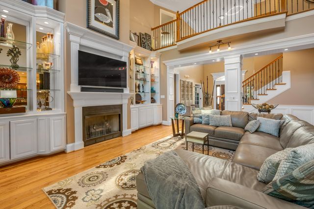 315 Whispering Brook Drive, Nicholasville, KY 40356