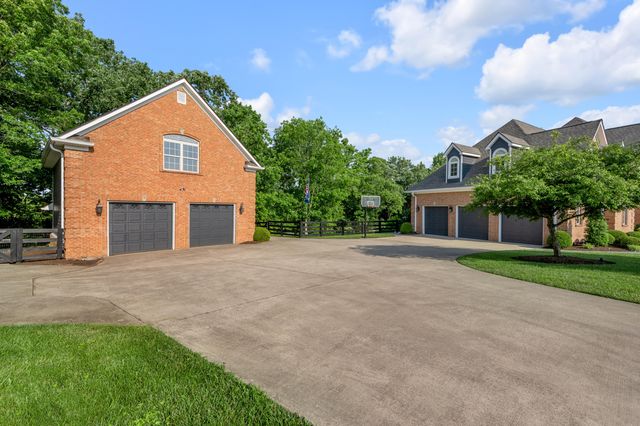 315 Whispering Brook Drive, Nicholasville, KY 40356