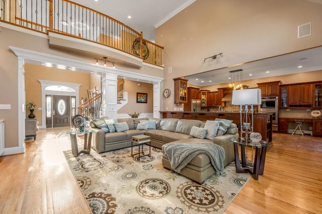 315 Whispering Brook Drive, Nicholasville, KY 40356