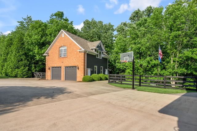 315 Whispering Brook Drive, Nicholasville, KY 40356