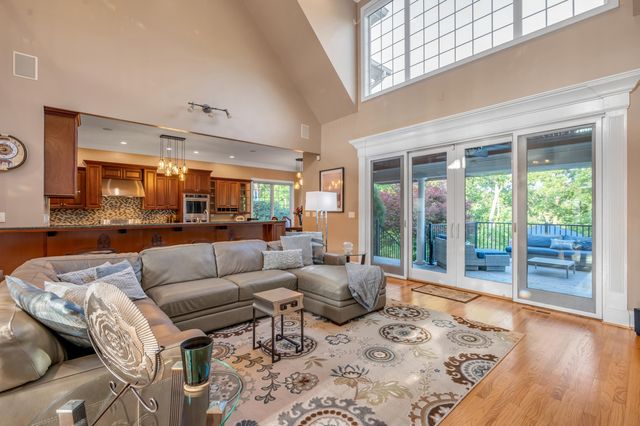 315 Whispering Brook Drive, Nicholasville, KY 40356