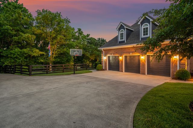 315 Whispering Brook Drive, Nicholasville, KY 40356