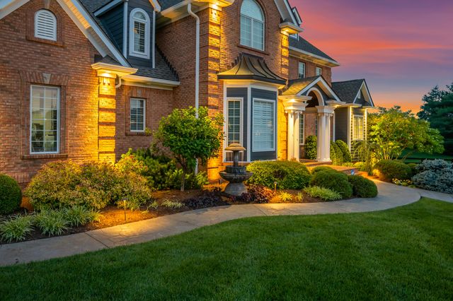 315 Whispering Brook Drive, Nicholasville, KY 40356