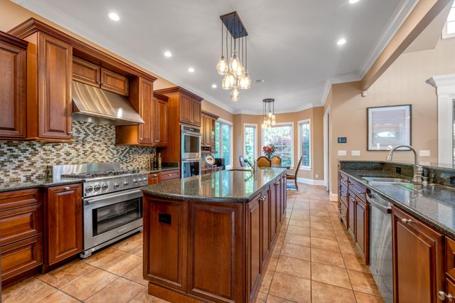 315 Whispering Brook Drive, Nicholasville, KY 40356