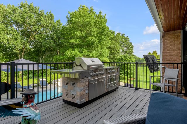 315 Whispering Brook Drive, Nicholasville, KY 40356