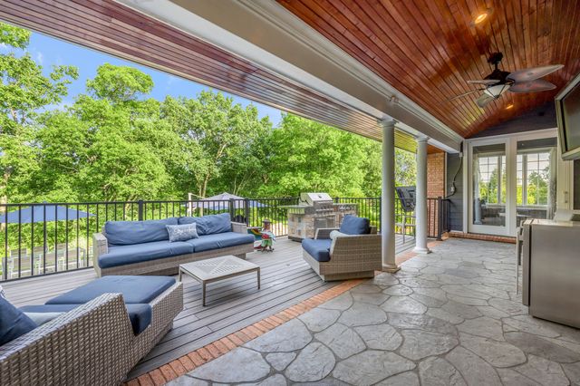 315 Whispering Brook Drive, Nicholasville, KY 40356