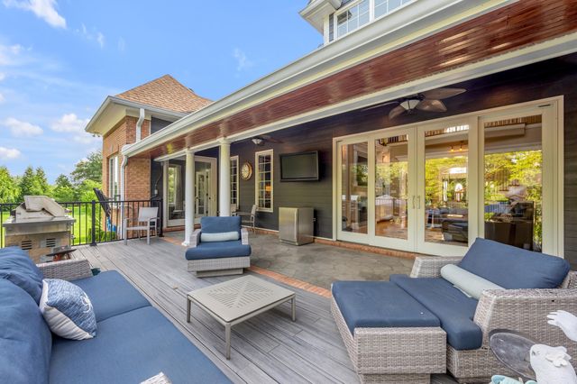 315 Whispering Brook Drive, Nicholasville, KY 40356