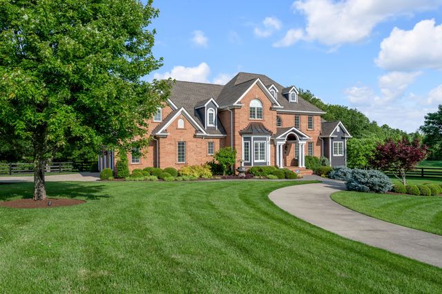 315 Whispering Brook Drive, Nicholasville, KY 40356