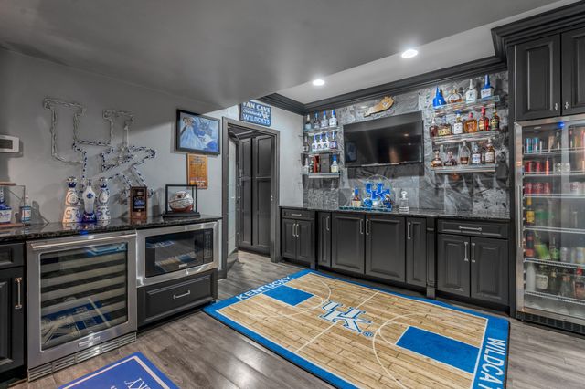 315 Whispering Brook Drive, Nicholasville, KY 40356