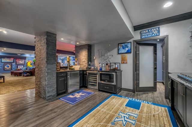 315 Whispering Brook Drive, Nicholasville, KY 40356