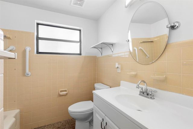 124 W WOODLAND DRIVE, Sanford, FL 32773