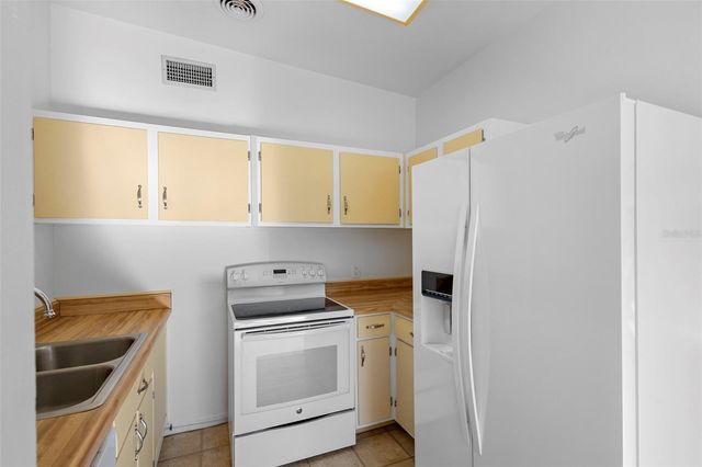 124 W WOODLAND DRIVE, Sanford, FL 32773