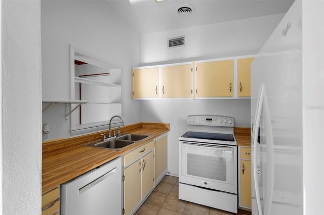 124 W WOODLAND DRIVE, Sanford, FL 32773