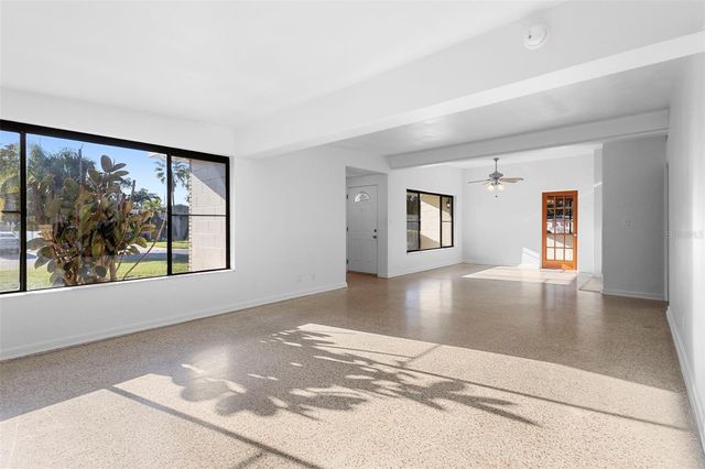 124 W WOODLAND DRIVE, Sanford, FL 32773