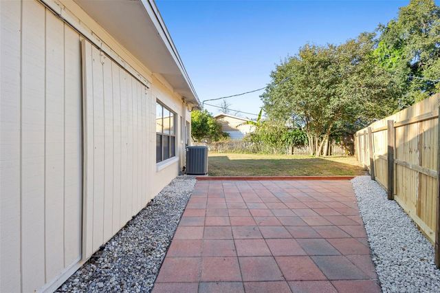 124 W WOODLAND DRIVE, Sanford, FL 32773