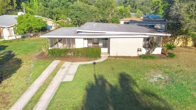 124 W WOODLAND DRIVE, Sanford, FL 32773