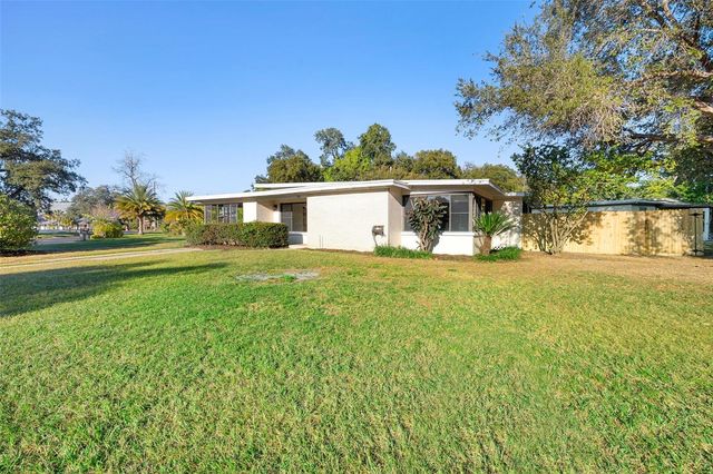 124 W WOODLAND DRIVE, Sanford, FL 32773