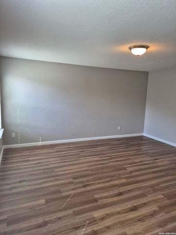 1323 Hawk Ct, San Antonio, TX 78245