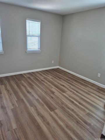 1323 Hawk Ct, San Antonio, TX 78245