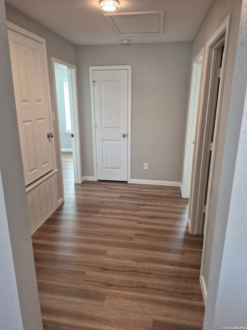 1323 Hawk Ct, San Antonio, TX 78245