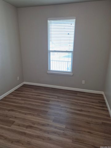 1323 Hawk Ct, San Antonio, TX 78245