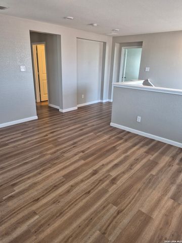 1323 Hawk Ct, San Antonio, TX 78245