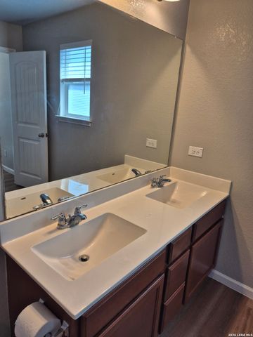 1323 Hawk Ct, San Antonio, TX 78245
