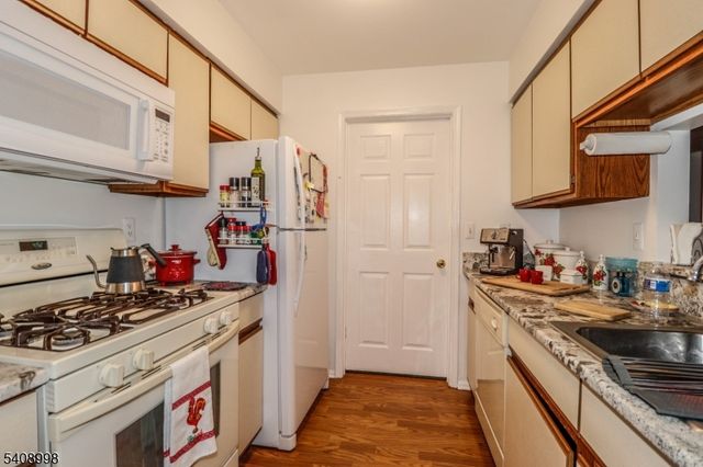 62 Haverhill Pl, Franklin Twp., NJ 08873