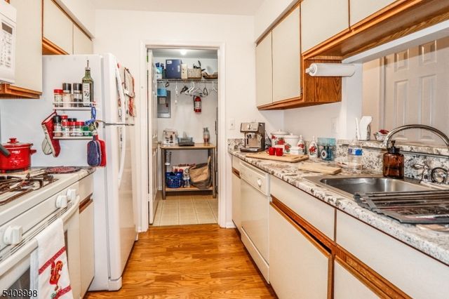 62 Haverhill Pl, Franklin Twp., NJ 08873