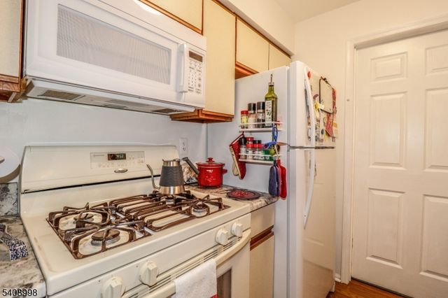 62 Haverhill Pl, Franklin Twp., NJ 08873