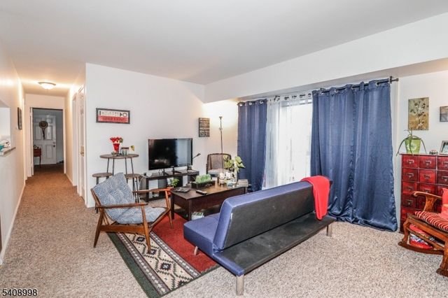 62 Haverhill Pl, Franklin Twp., NJ 08873