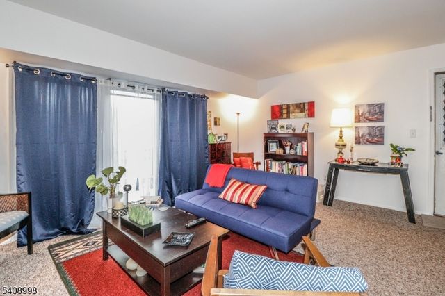 62 Haverhill Pl, Franklin Twp., NJ 08873