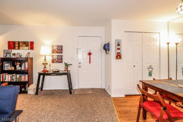 62 Haverhill Pl, Franklin Twp., NJ 08873