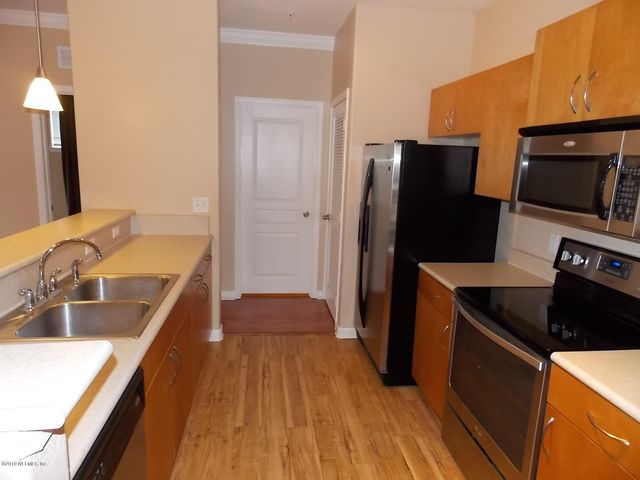 8290 GATE Parkway W 1017, Jacksonville, FL 32216