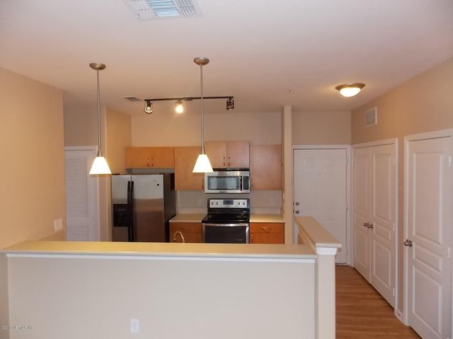 8290 GATE Parkway W 1017, Jacksonville, FL 32216