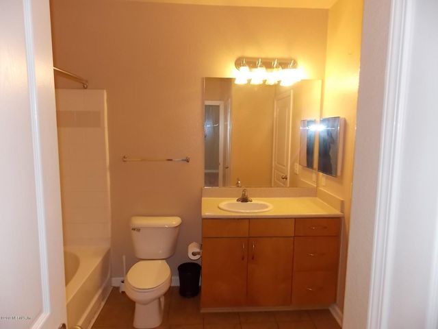 8290 GATE Parkway W 1017, Jacksonville, FL 32216