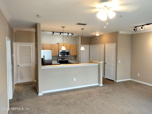8290 GATE Parkway W 1017, Jacksonville, FL 32216