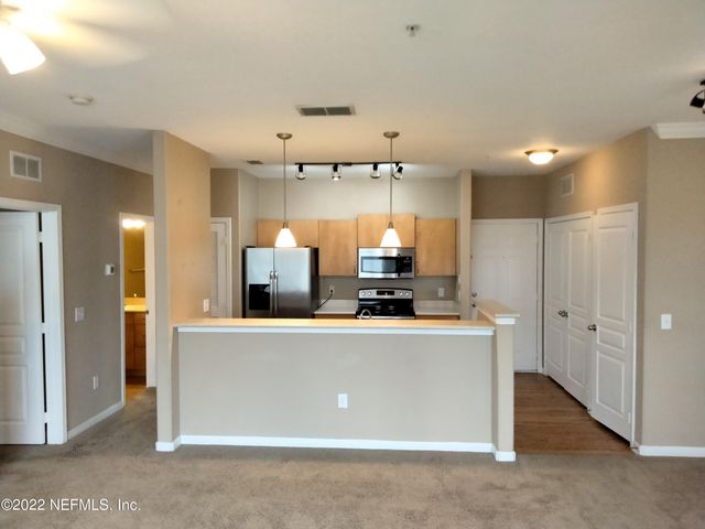 8290 GATE Parkway W 1017, Jacksonville, FL 32216