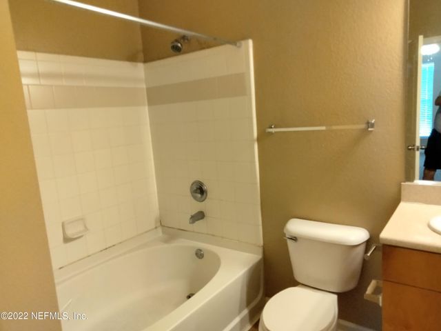 8290 GATE Parkway W 1017, Jacksonville, FL 32216