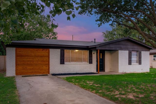 3912 Lakewood Drive, Lake Worth, TX 76135