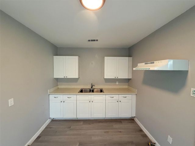 1626 W 6th Street, Freeport, TX 77541