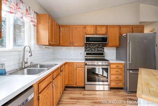 3334 Hazelnut Drive Nw, City Of Grand Rapids, MI 49504