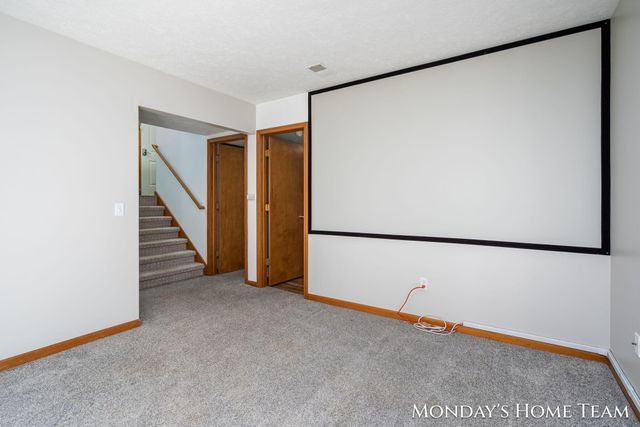 3334 Hazelnut Drive Nw, City Of Grand Rapids, MI 49504