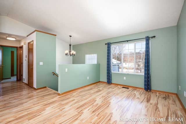 3334 Hazelnut Drive Nw, City Of Grand Rapids, MI 49504