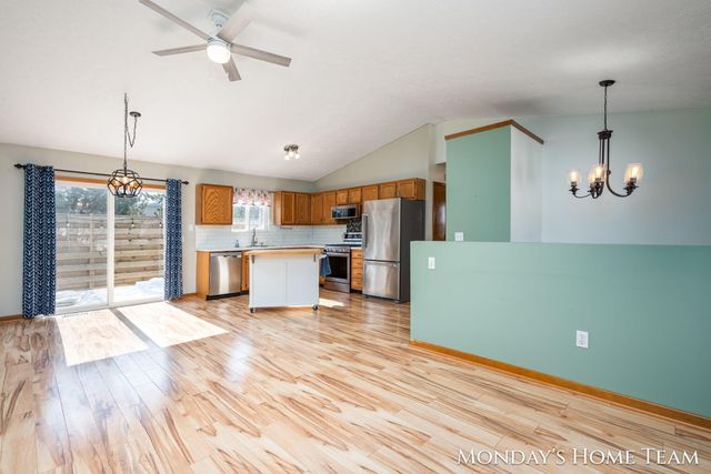 3334 Hazelnut Drive Nw, City Of Grand Rapids, MI 49504