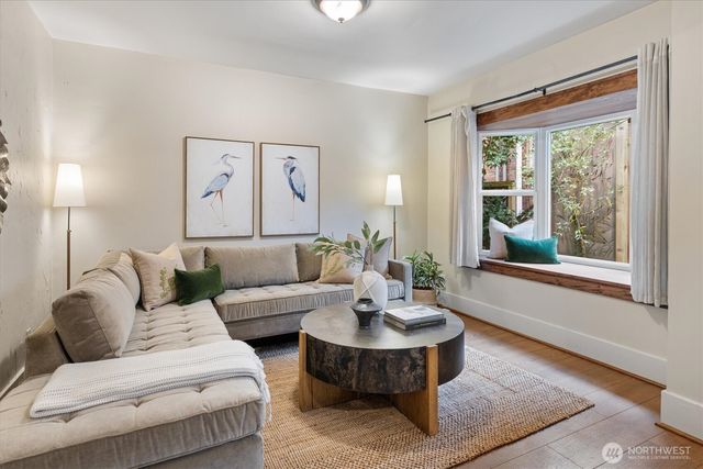 2463 26th Avenue E, Seattle, WA 98112