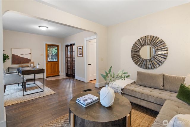 2463 26th Avenue E, Seattle, WA 98112