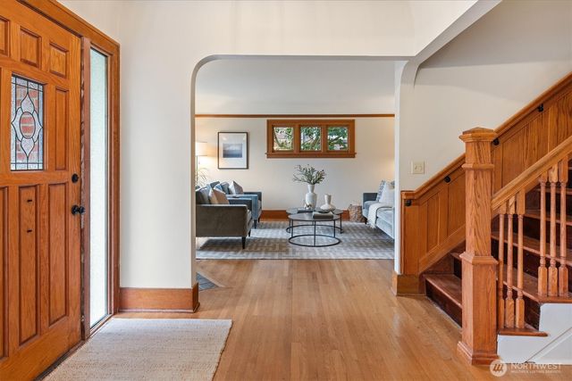 2463 26th Avenue E, Seattle, WA 98112