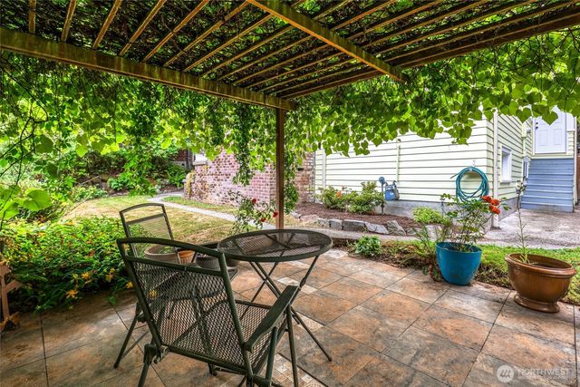 2463 26th Avenue E, Seattle, WA 98112