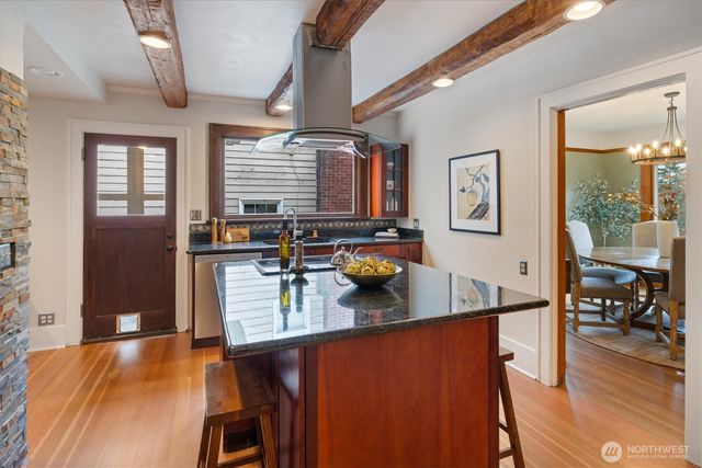 2463 26th Avenue E, Seattle, WA 98112